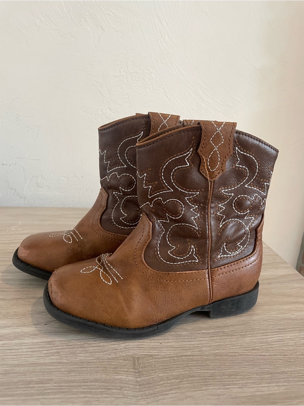 Toddler cowboy boots sz 10